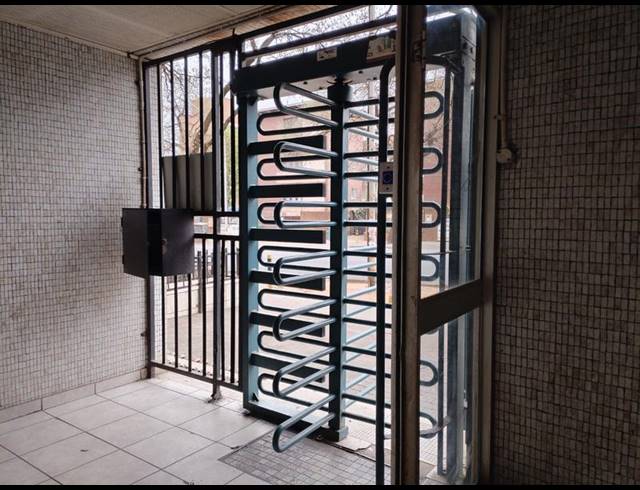 3 BEDROOM APARTMENT FOR SALE IN SUNNYSIDE